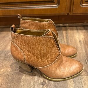 Lucky Brand Women’s Leather Bootie Size 9